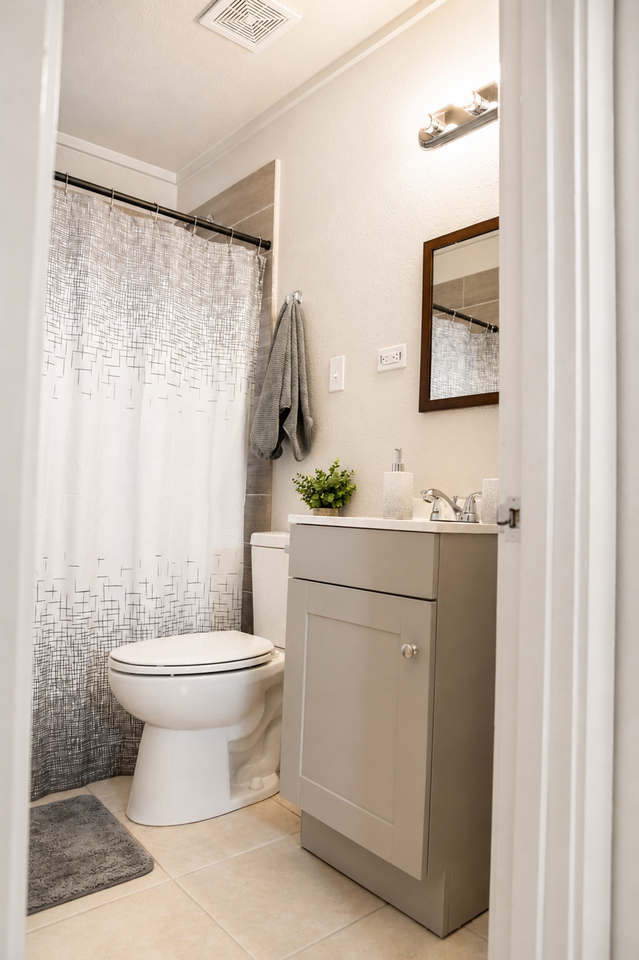 220 S 25th Ave - Photo 7 of 13