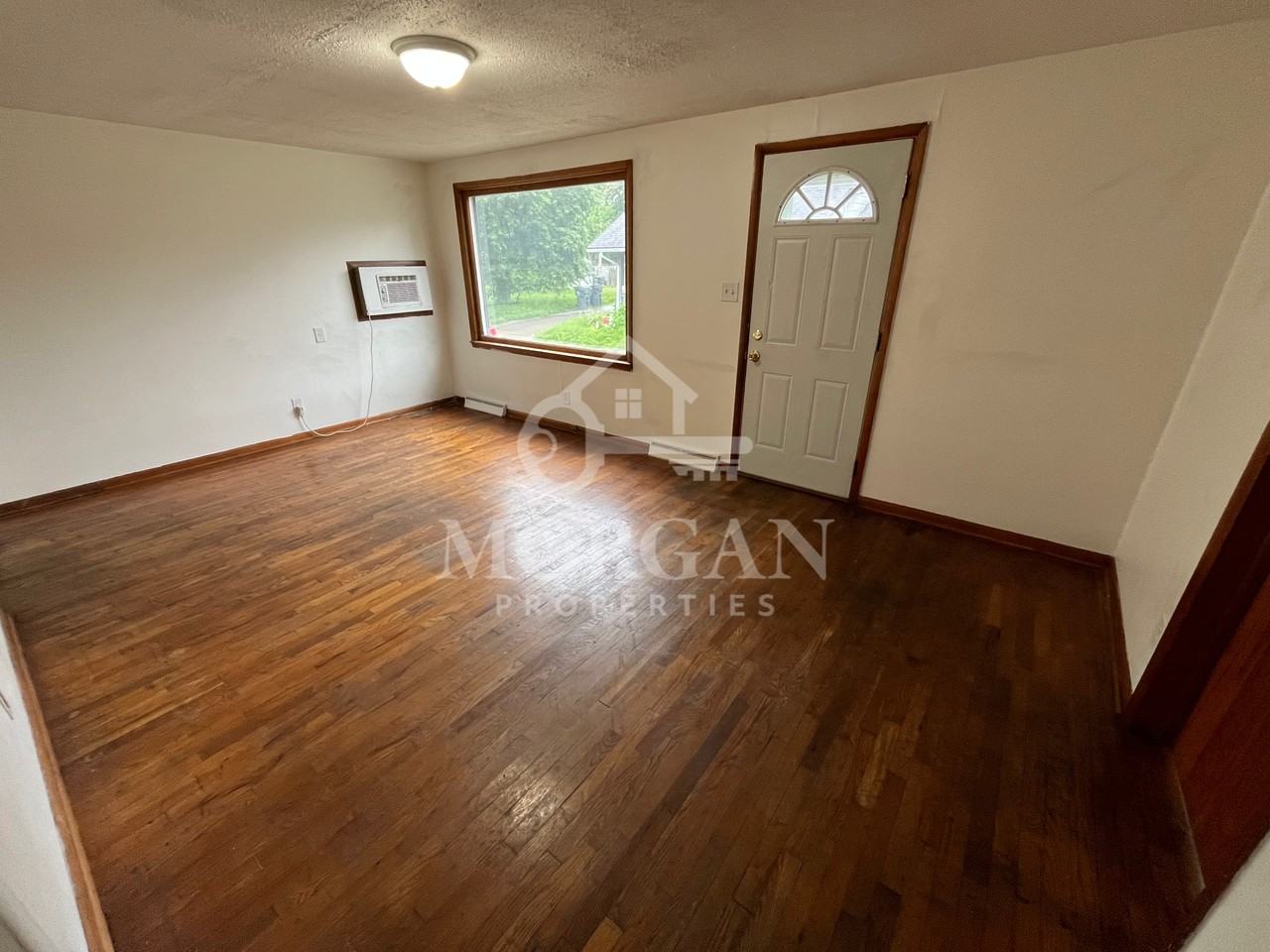 319 Lincoln St #1 - Photo 2 of 6