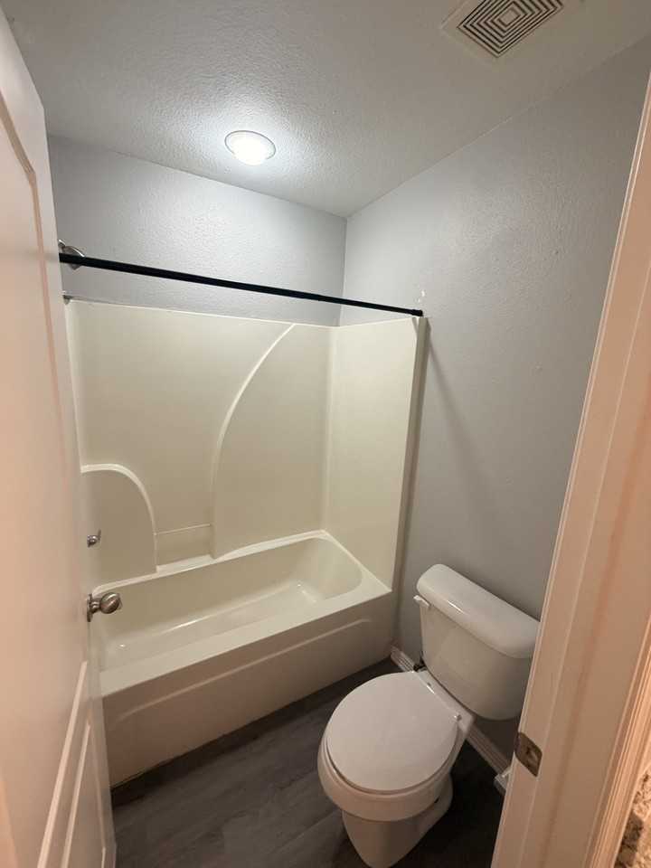 1446 W Netherland Way #3 - Photo 6 of 18