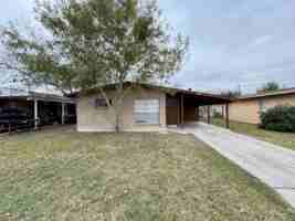 featured image of 1104 Siesta Dr #1