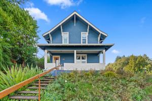 featured image of 716 W 1st St #1