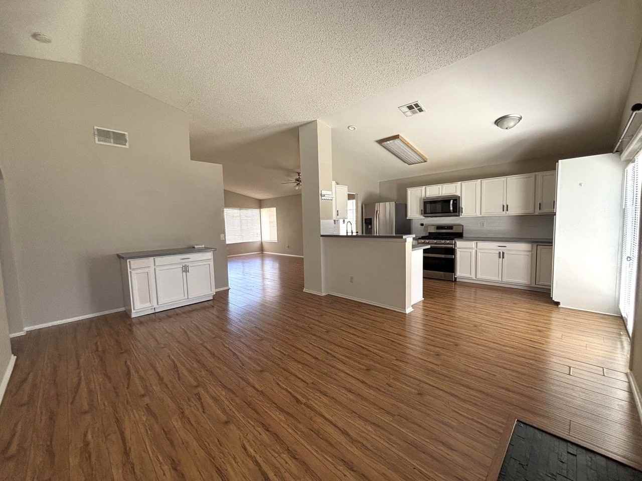 2516 Starbrite Ave - Photo 7 of 23