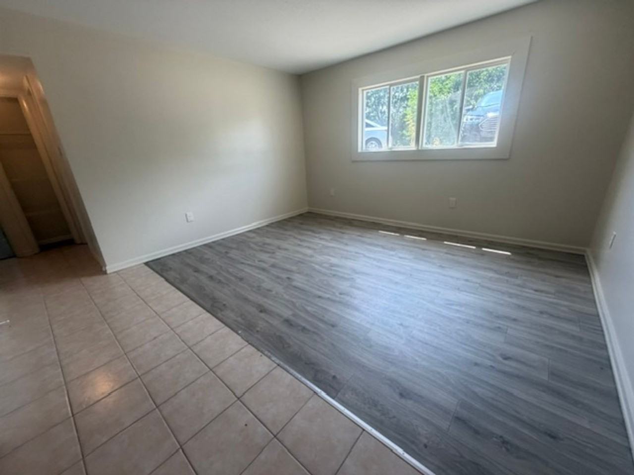 198 W Commercial St - Photo 2 of 8