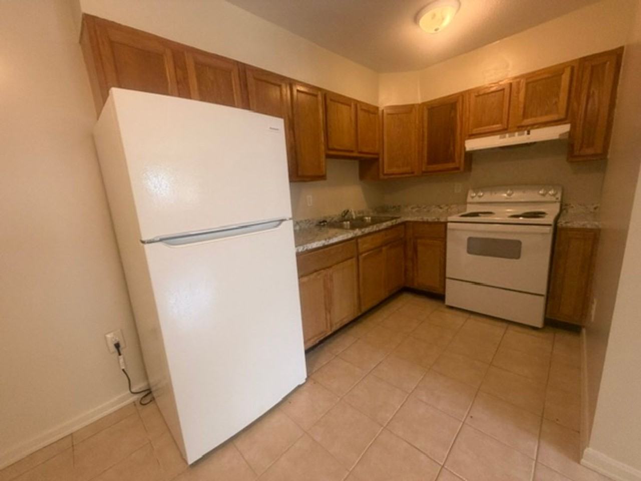 198 W Commercial St - Photo 3 of 8