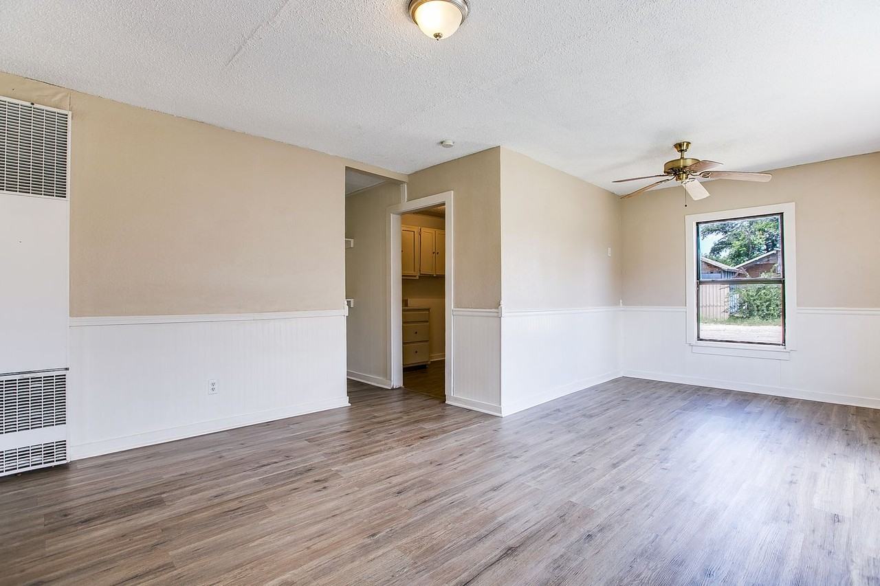 132 E 11th St - Photo 3 of 13