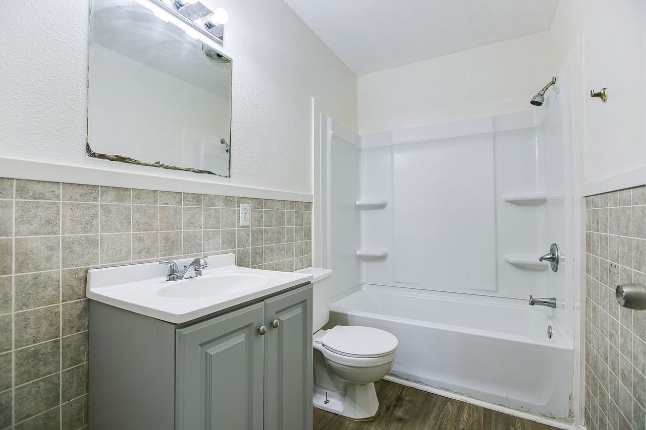 132 E 11th St - Photo 7 of 13