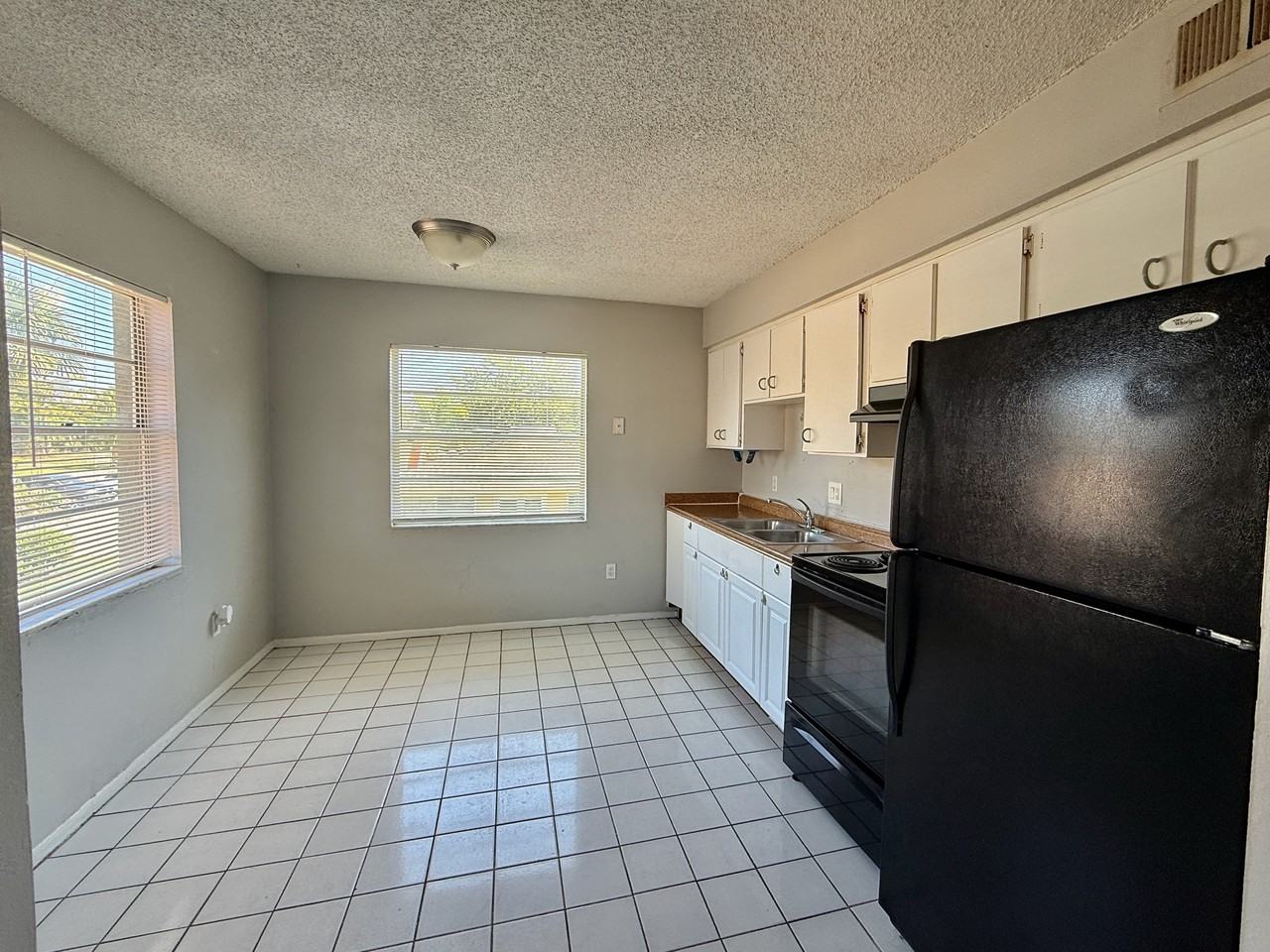723 Michigan Ct #4 - Photo 4 of 17