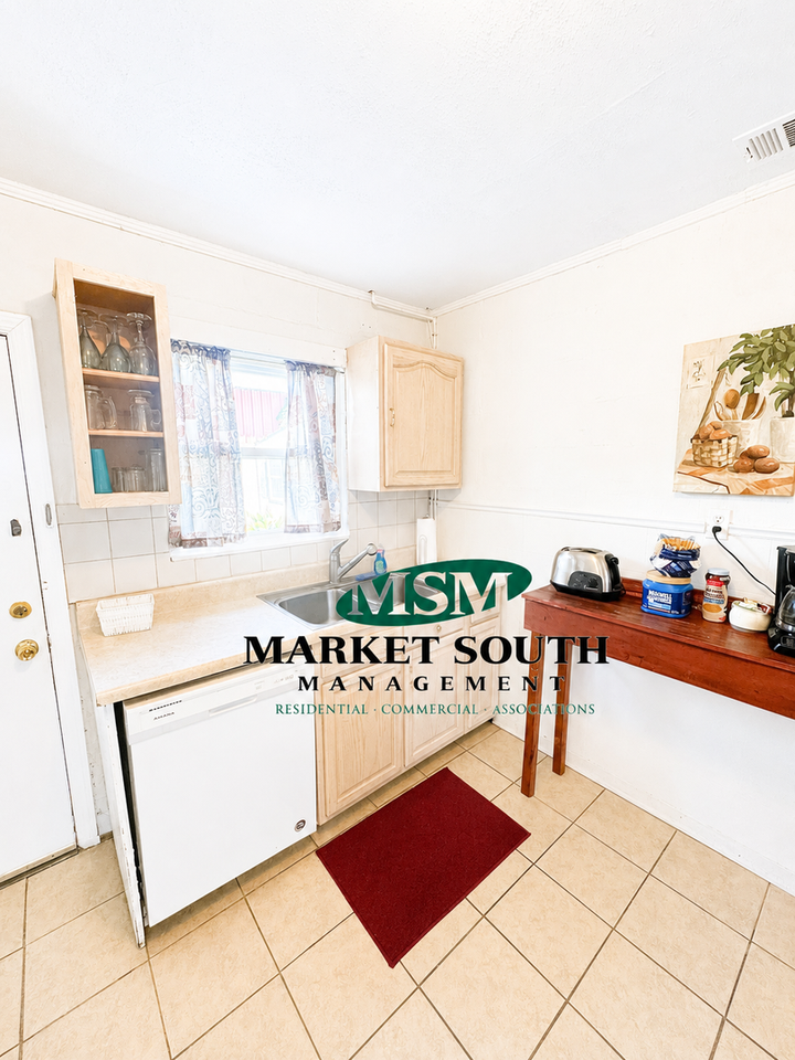 317 W Huntingdon St - Photo 7 of 15