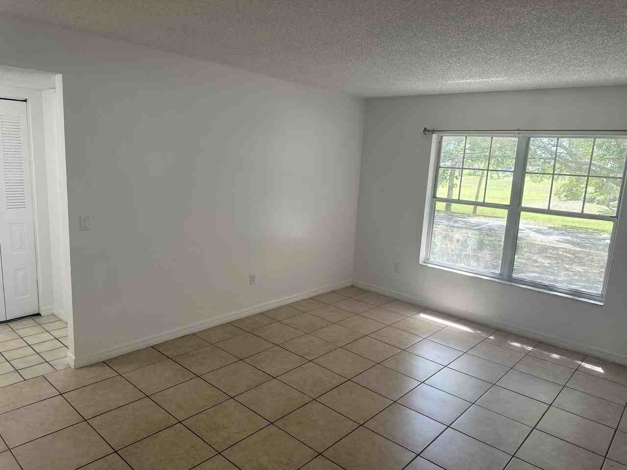 8202 Fairways Circle - B202Unit B202 #B202 - Photo 6 of 11