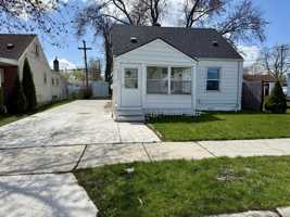 featured image of 18730 Meier St #1