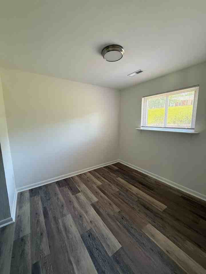 612 3rd St #B10 - Photo 3 of 13