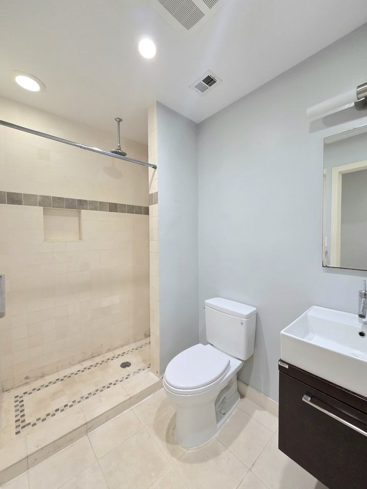 1620 Corcoran St Nw #1 - Photo 5 of 17