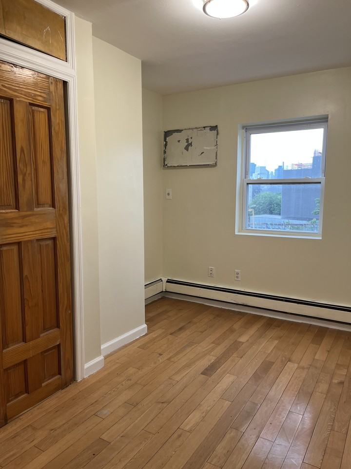27-32 12th Street #3FL - Photo 3 of 6