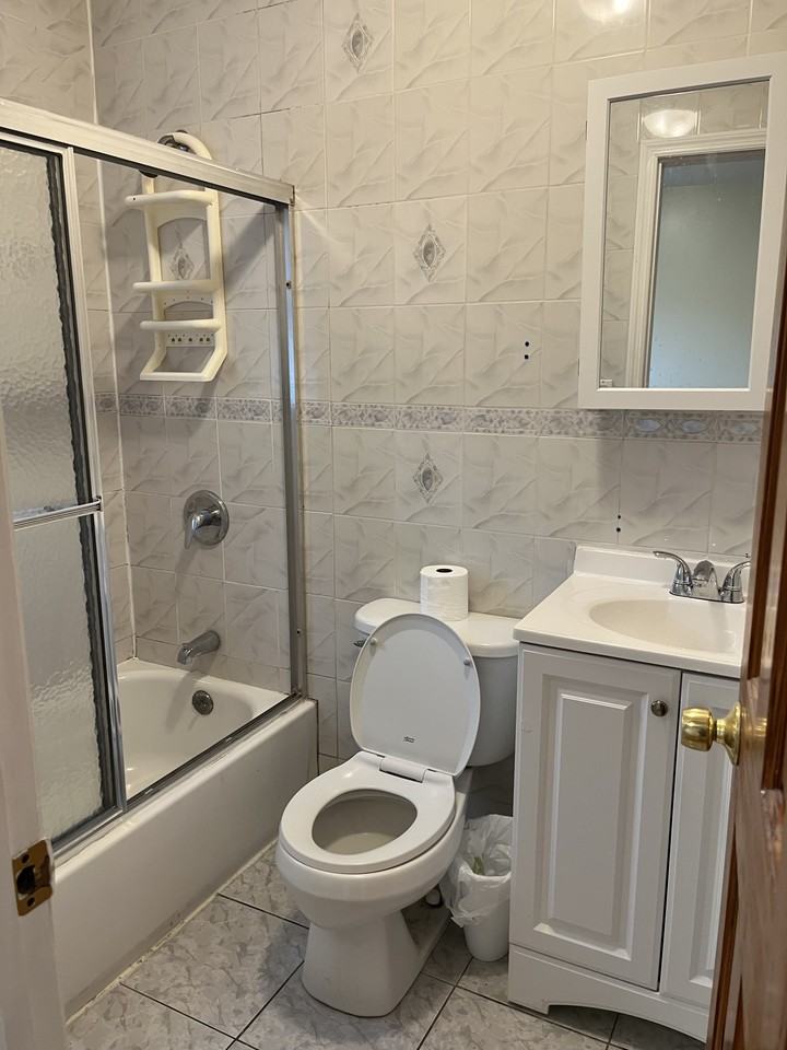 27-32 12th Street #3FL - Photo 6 of 6