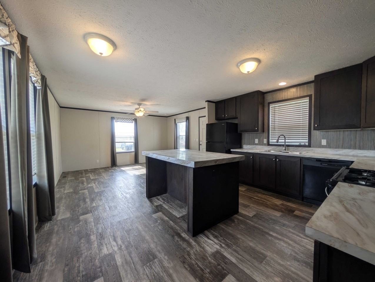 15881 Villaire Ave #658 - Photo 7 of 25