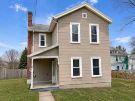 featured image of 401 E Wyandotte St #1