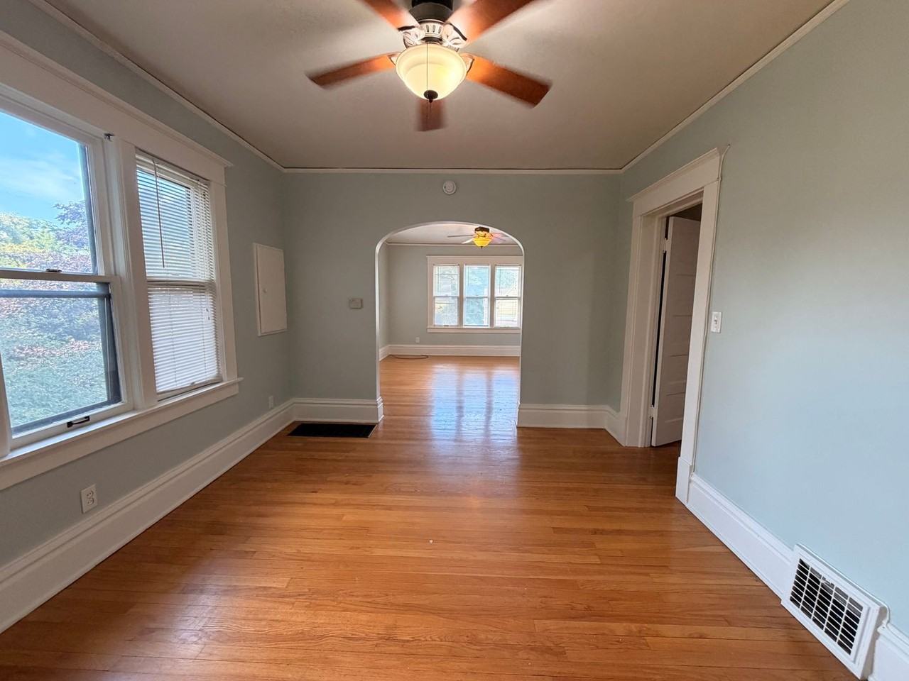 254 Warren Ave Se - Photo 2 of 27