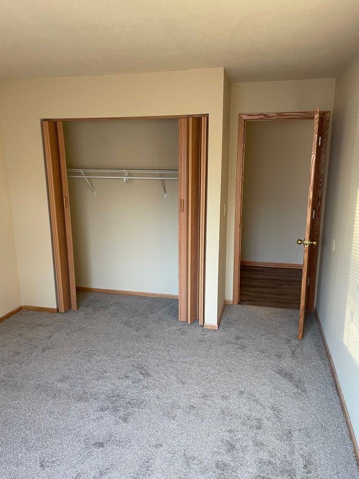 Cedar Avenue Apartments - Photo 4 of 20