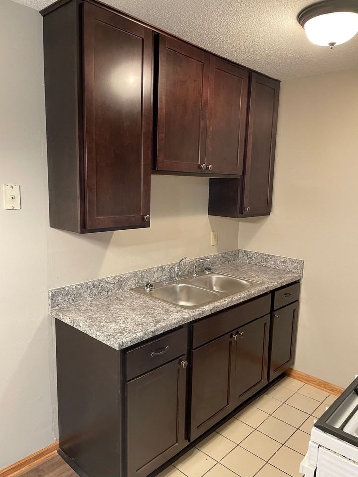 Cedar Avenue Apartments - Photo 5 of 20