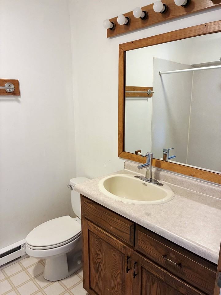 127 W Frederick St #B - Photo 7 of 10