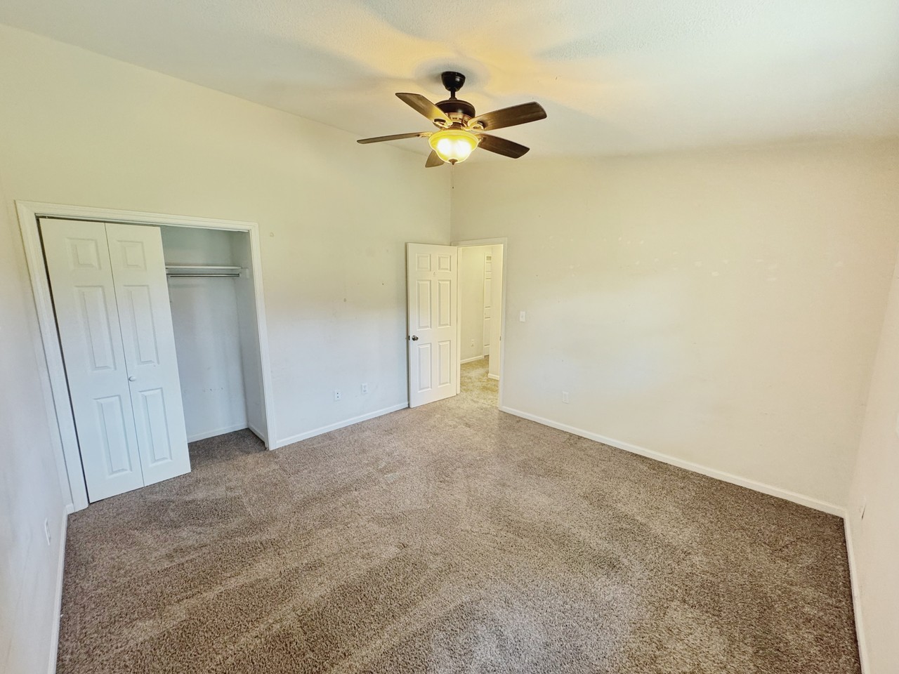 804 E Clark St #1 - Photo 5 of 23