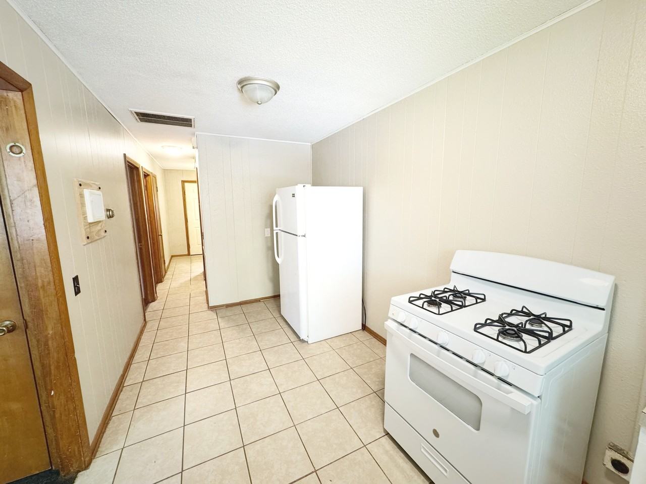 420 Jackson St #A - Photo 3 of 13