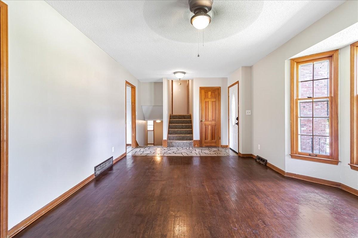 318 Goodrich Dr #1 - Photo 3 of 32