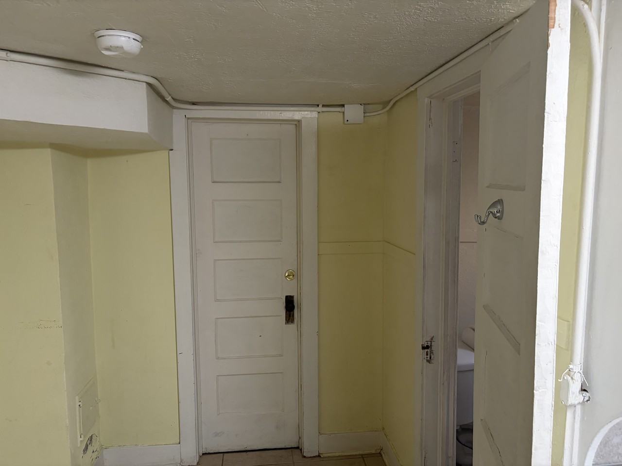 442 N 10th Ave - Photo 5 of 12