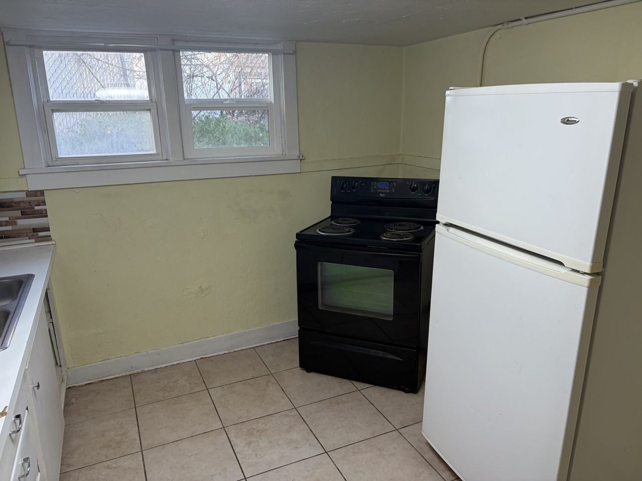 442 N 10th Ave - Photo 6 of 12