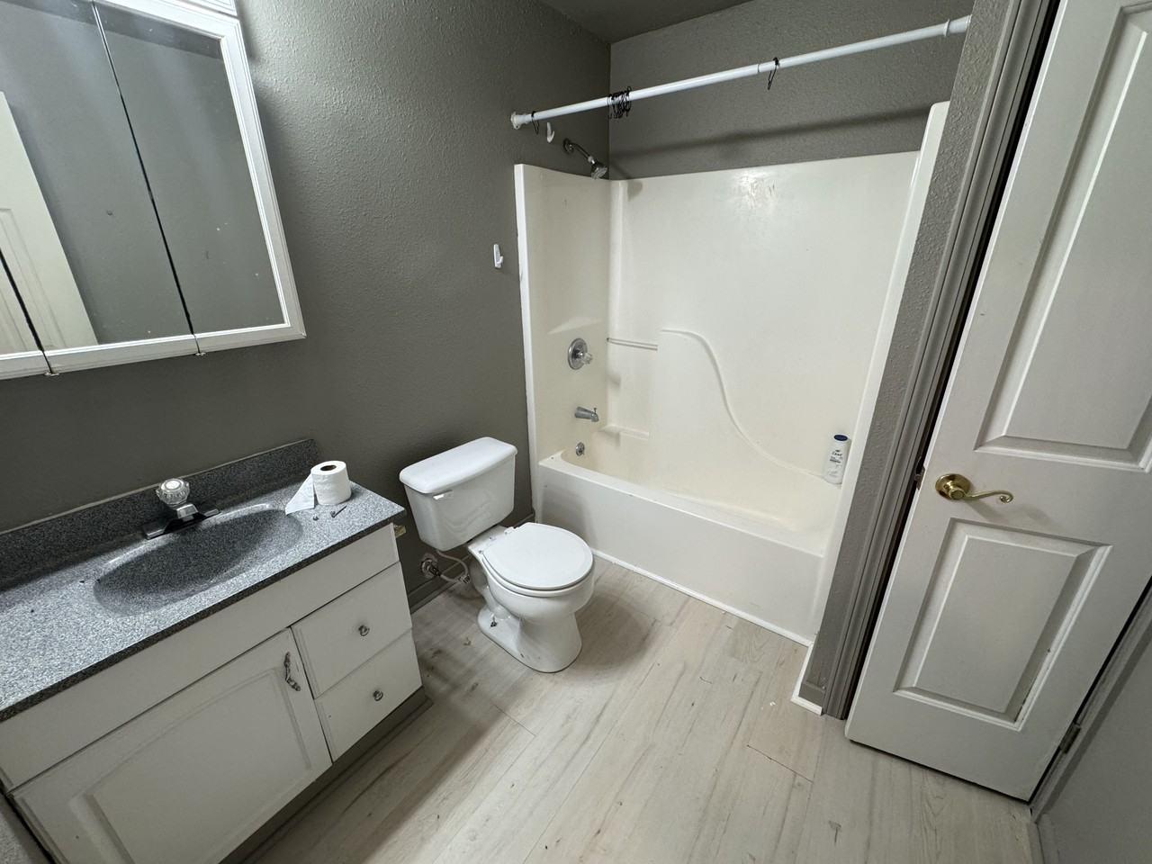 399 W Allen St #A - Photo 4 of 11