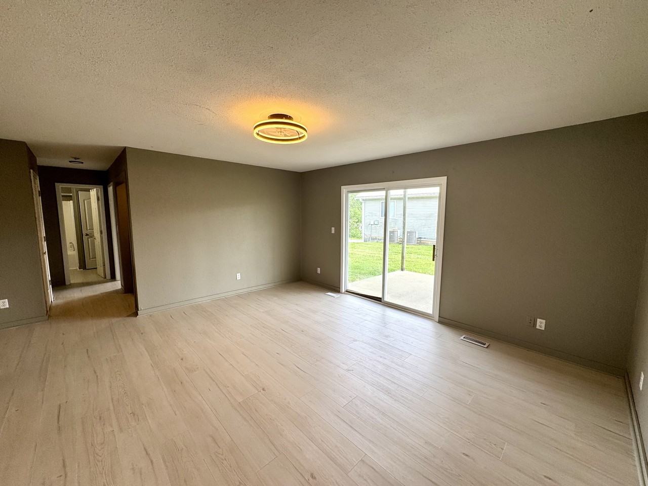 399 W Allen St #A - Photo 7 of 11