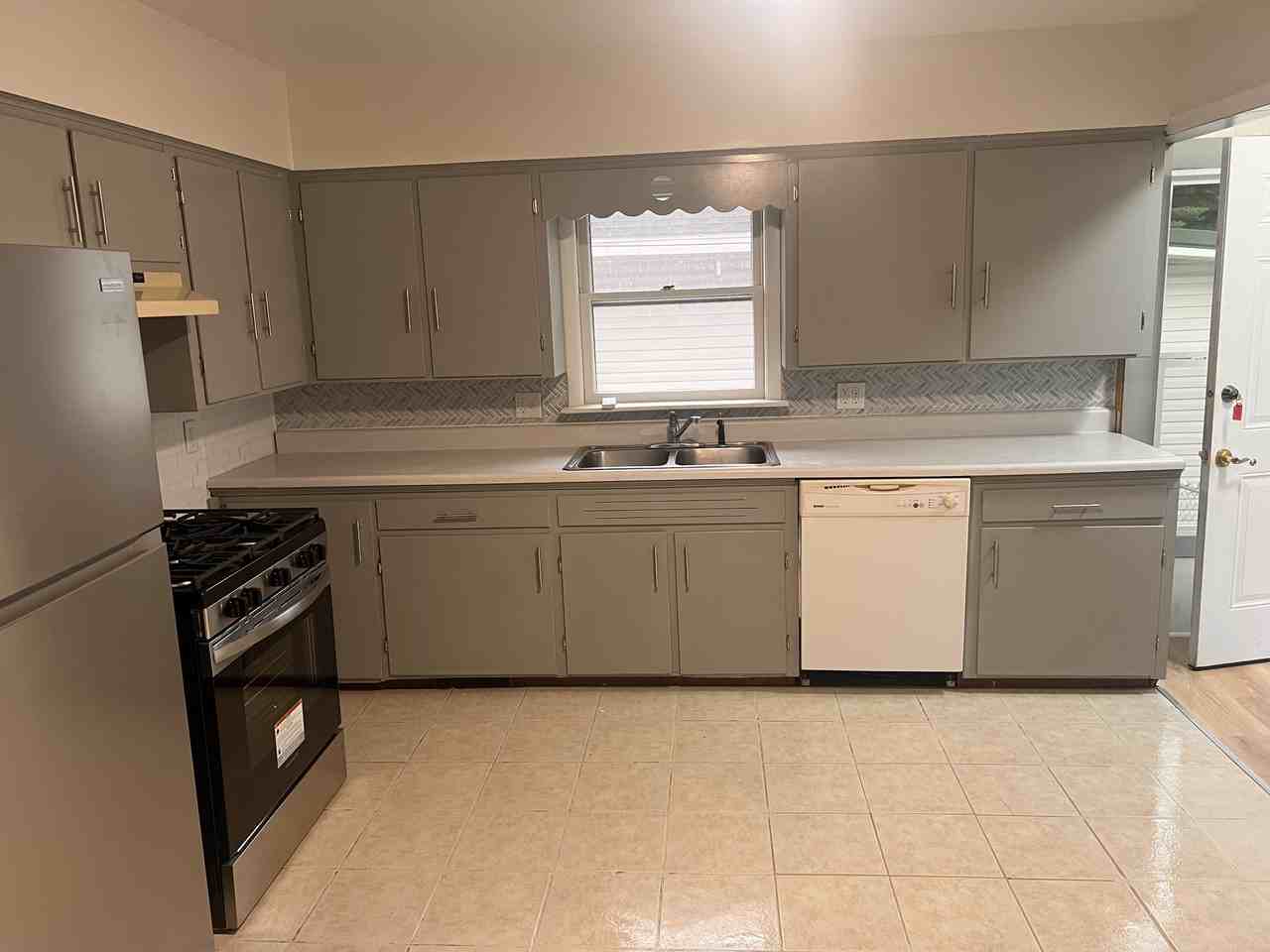 307 E Elm St #1 - Photo 5 of 19