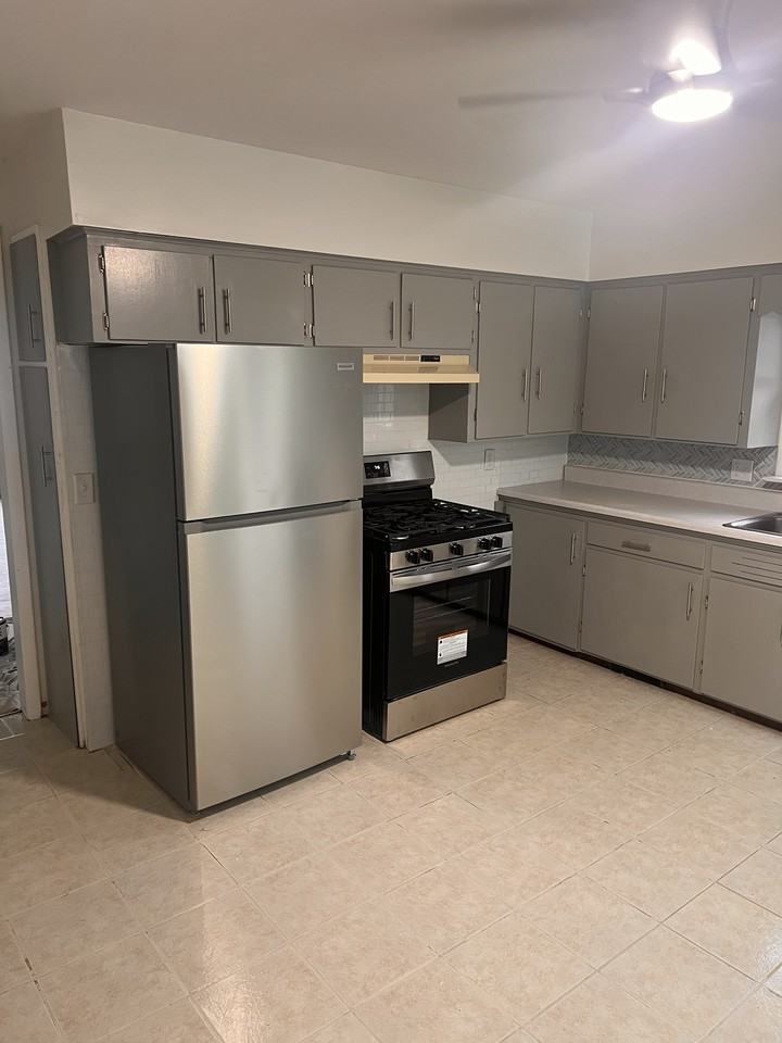 307 E Elm St #1 - Photo 7 of 19