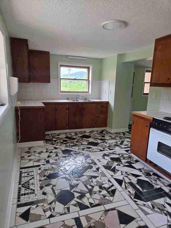 171 Gilmer St #B - Photo 4 of 16