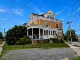 featured image of 507 S Center St