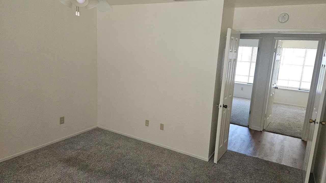 3713 E Orangeburg Ave - Photo 2 of 19