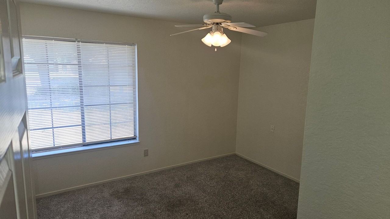 3713 E Orangeburg Ave - Photo 7 of 19
