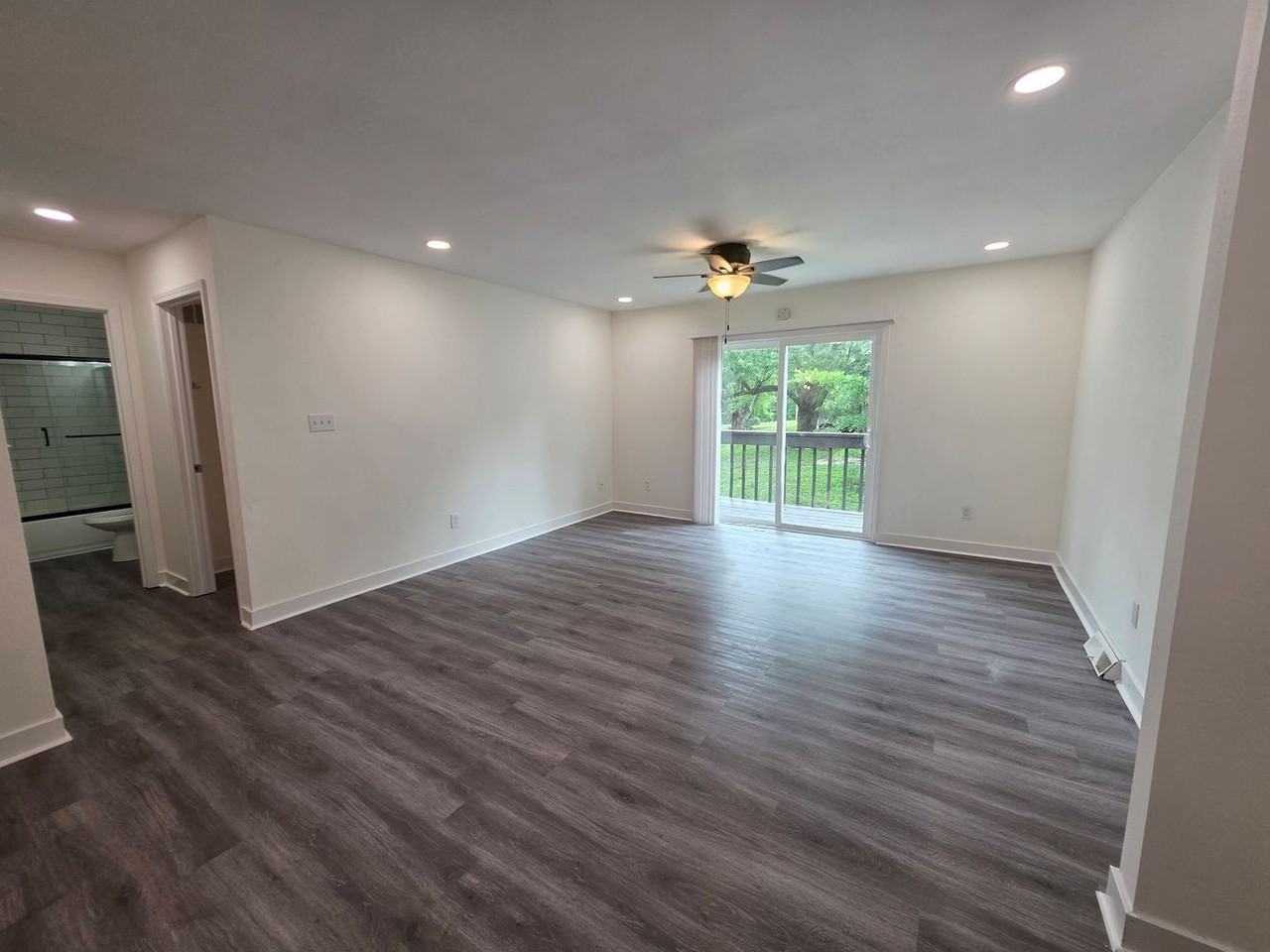 1114 E South Ave - Photo 2 of 12