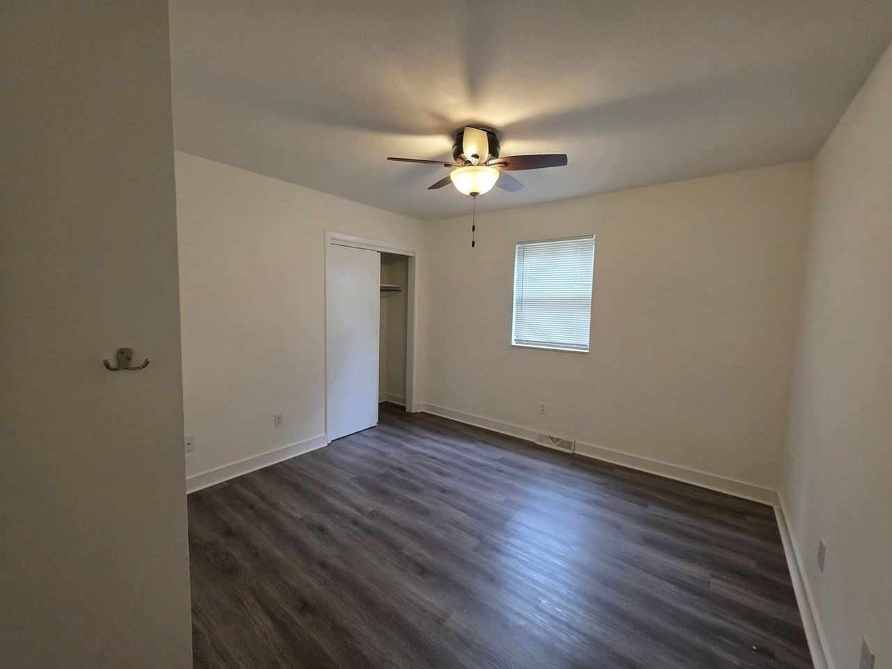 1114 E South Ave - Photo 5 of 12