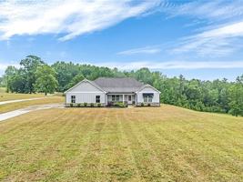 featured image of 285 Lee Road 852
