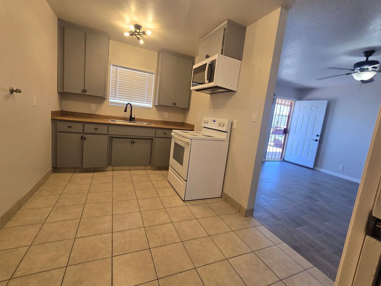 1206 King Ave #C - Photo 2 of 7
