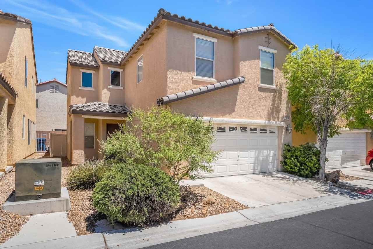5078 Tioga Pass Ave - Photo 2 of 23