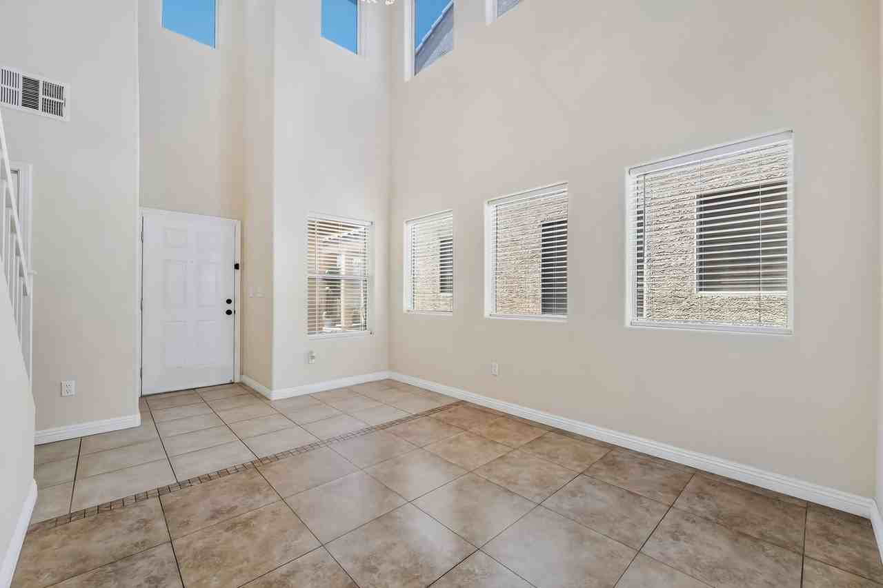 5078 Tioga Pass Ave - Photo 3 of 23