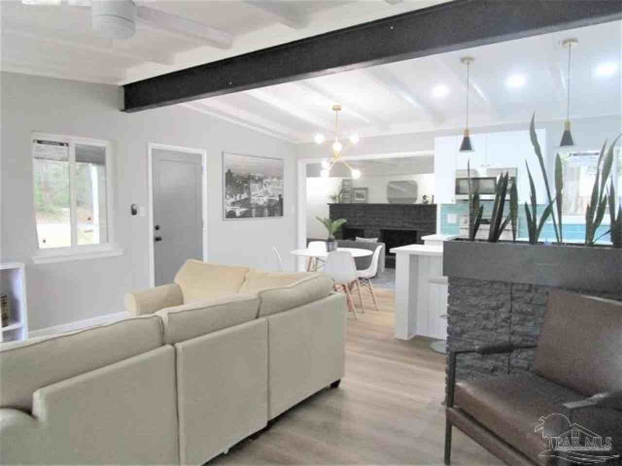 814 Woodland Dr - Photo 3 of 9