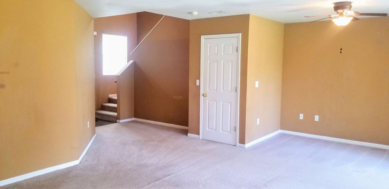 108 Hickory Ridge Dr - Photo 2 of 10
