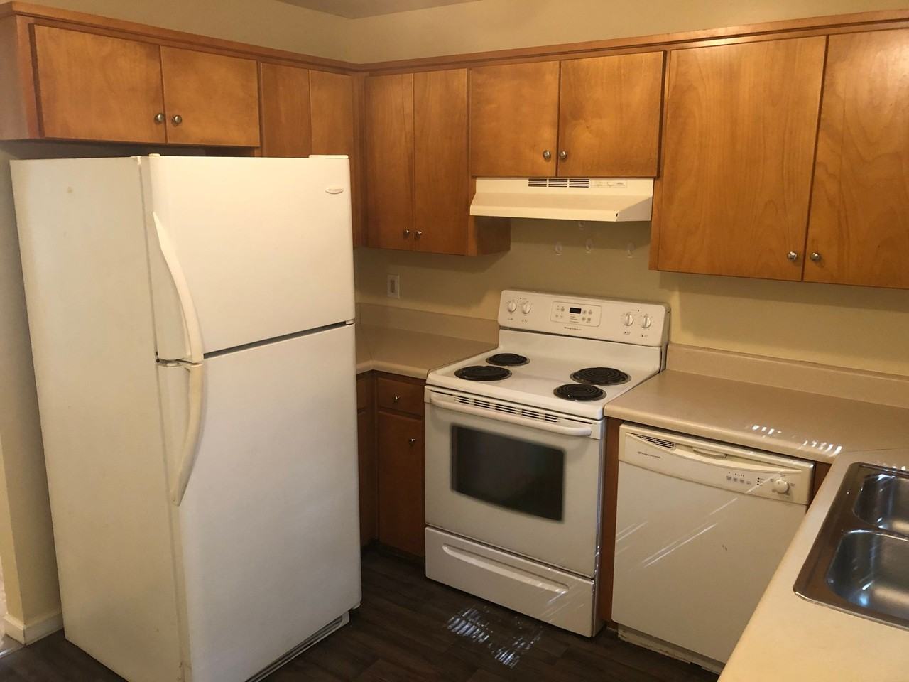 618 College St SW - Photo 2 of 7