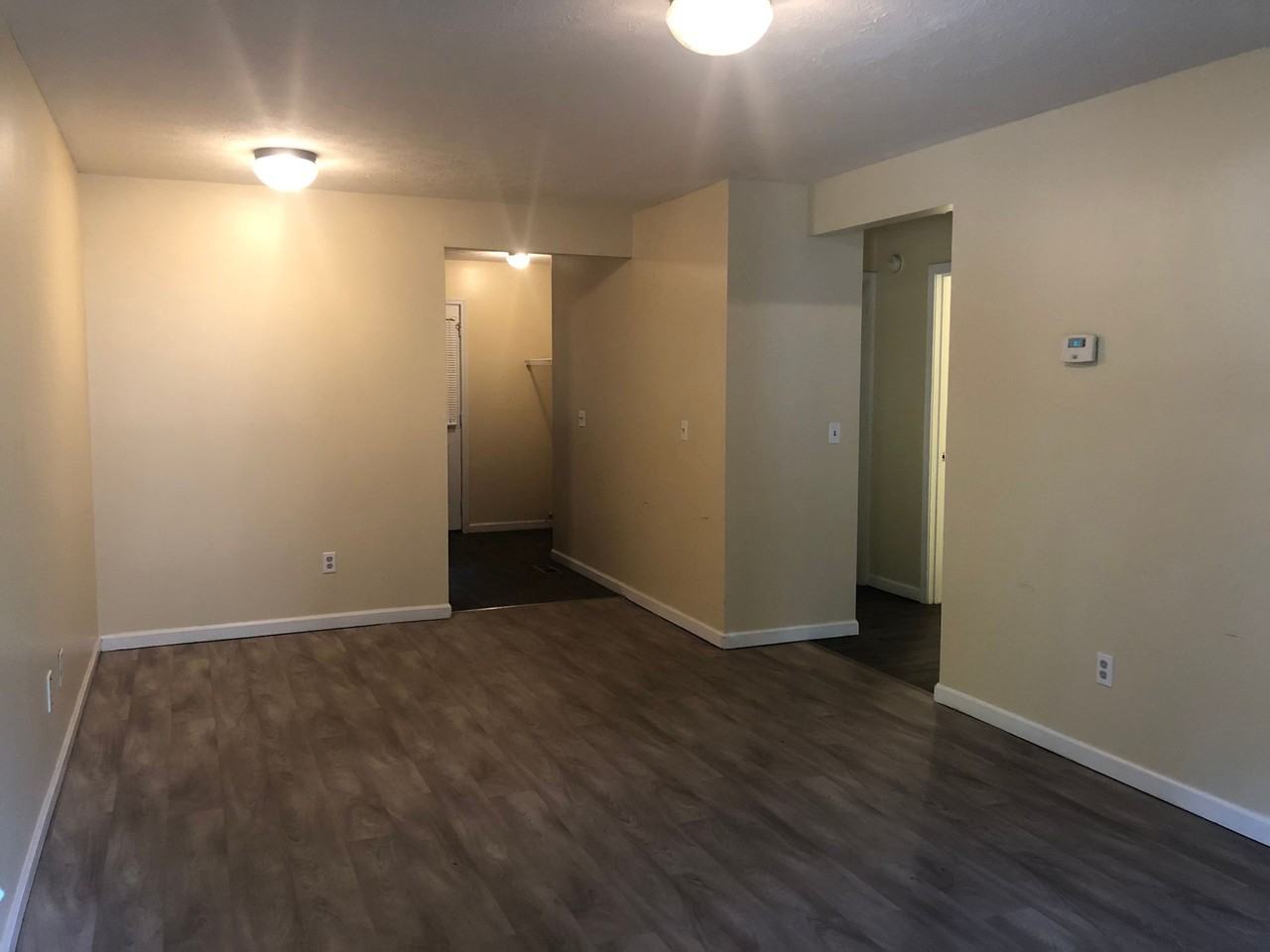 618 College St SW - Photo 3 of 7