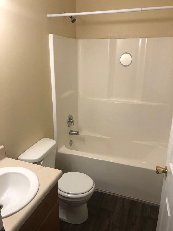 618 College St SW - Photo 6 of 7