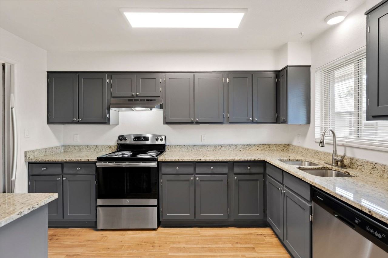 Lakemont Apartments - Photo 2 of 41