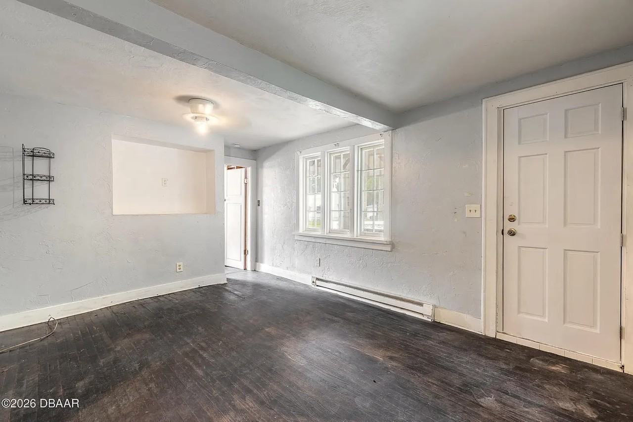 319 Taylor Ave - Photo 4 of 13